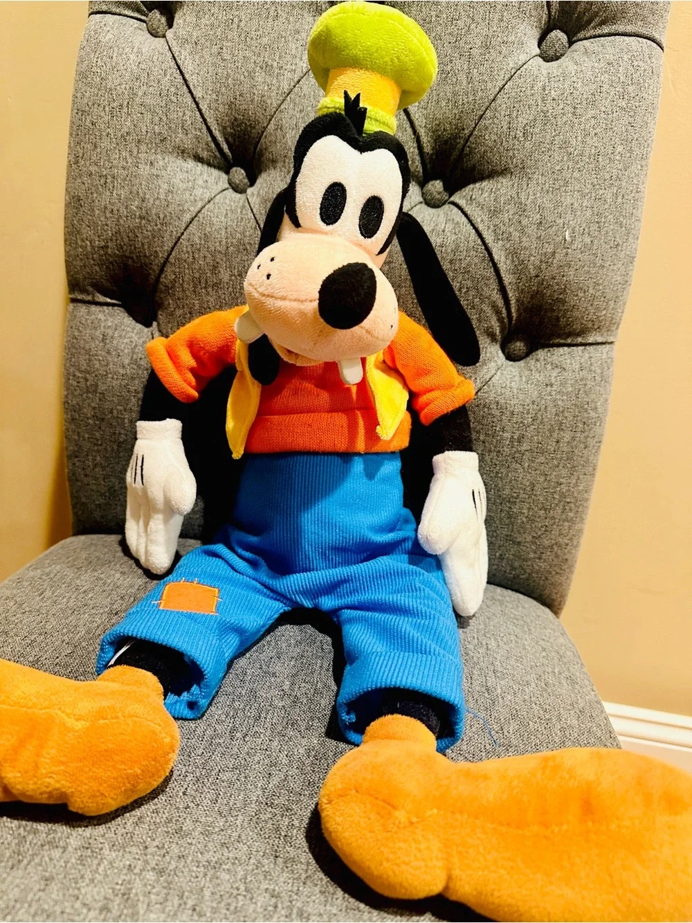 Disney Store Goofy Plush 24